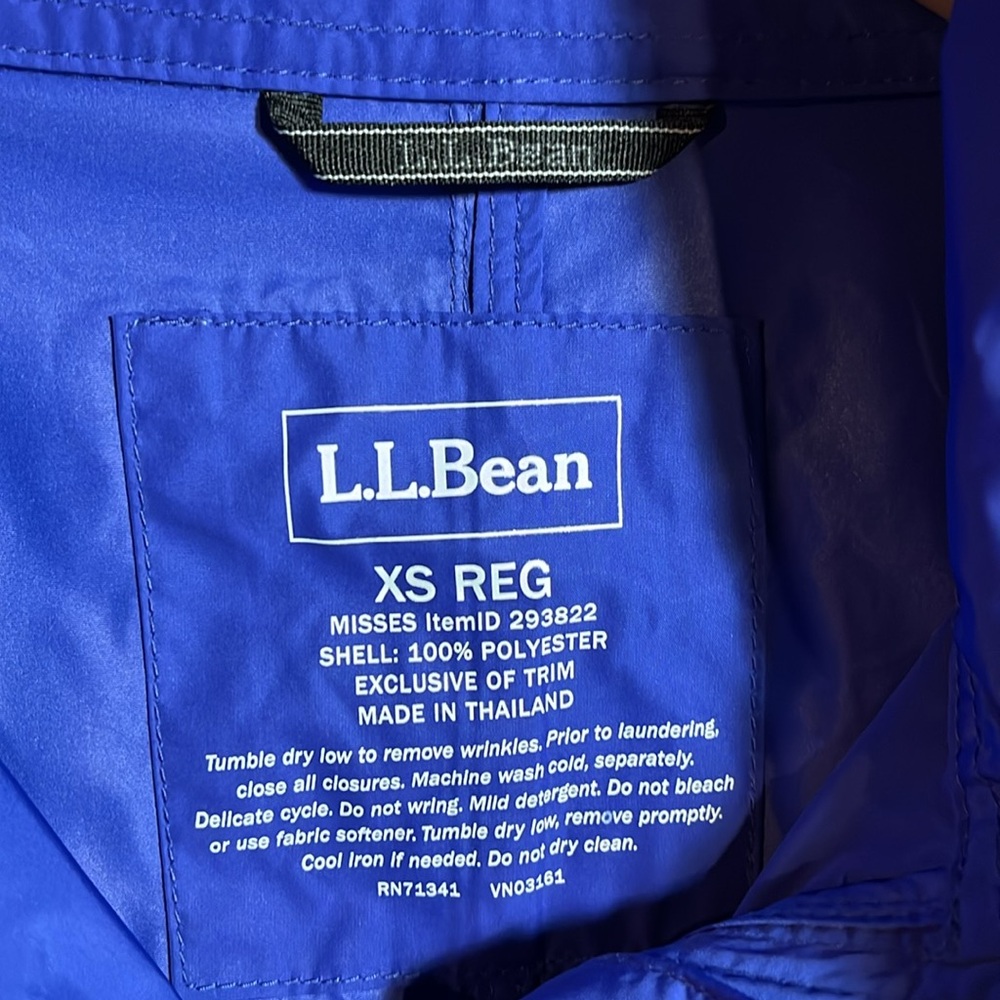 Woman’s L.L. Bean jacket - Picture 2 of 4